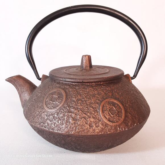 Unsigned Nanbu Cast Iron Japanese Teapot Cups And Saucers Set - Picture 3 of 16
